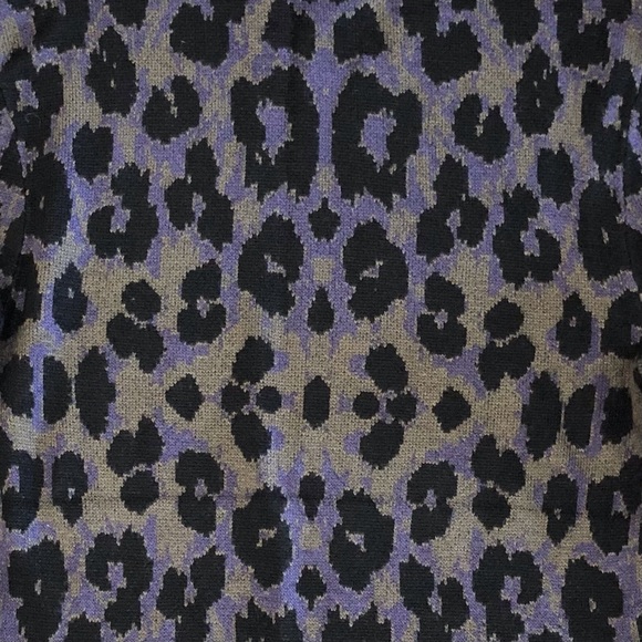 Leopard Print Turtleneck Knit Top - Picture 5 of 5